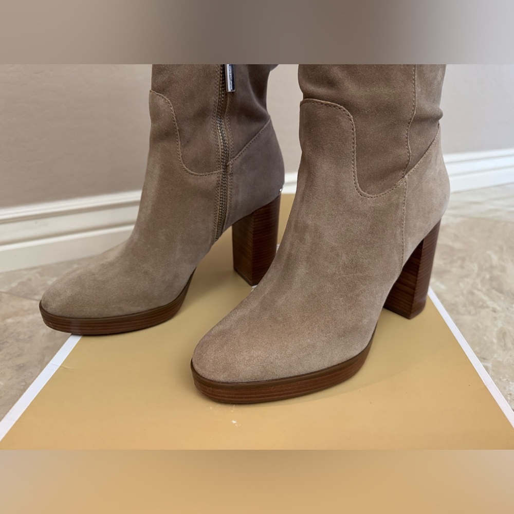 Michael Kors Regina Suede Boots Size 7.5 - Picture 3 of 8